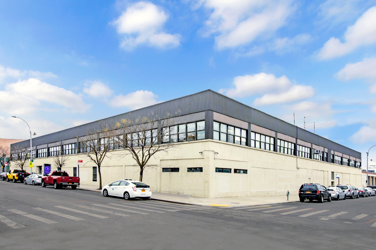 3402 Queens Boulevard Himmel + Meringoff